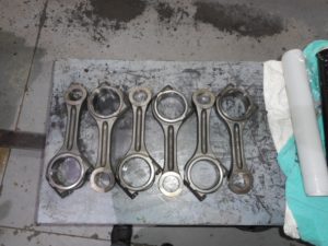 R501566 CONNECTING ROD RE502314 RE532355 RE535965 USED IN MODELS J.D. 9880 STS. THE PARTS IS IN VERY GOOD CONDITION