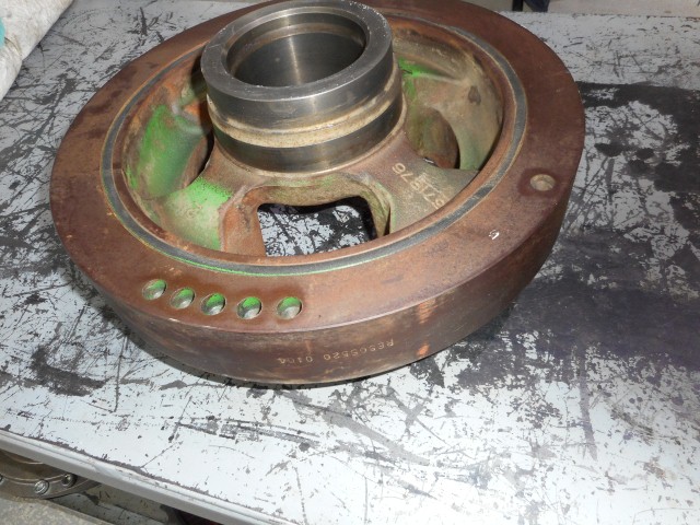 RE523266 R133882 PULLEY WITH DAMPENER - HUP.2