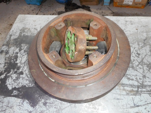 RE523266 R133882 PULLEY WITH DAMPENER - HUP.3