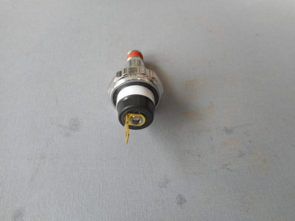 AT85174 OIL PRESSURE SWITCH 002